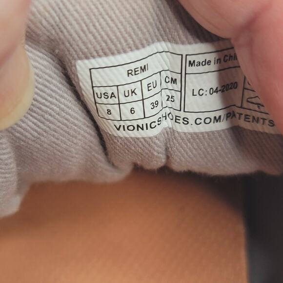 Vionic- Women's Delmar Remi Walking Shoes- Gray in color- size 8 - Picture 6 of 6